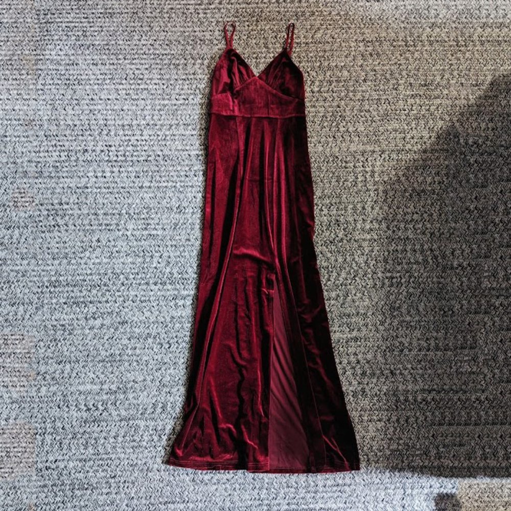 Shein Burgundy Solid Split Thigh Velvet Cami Bridesmaid Dress